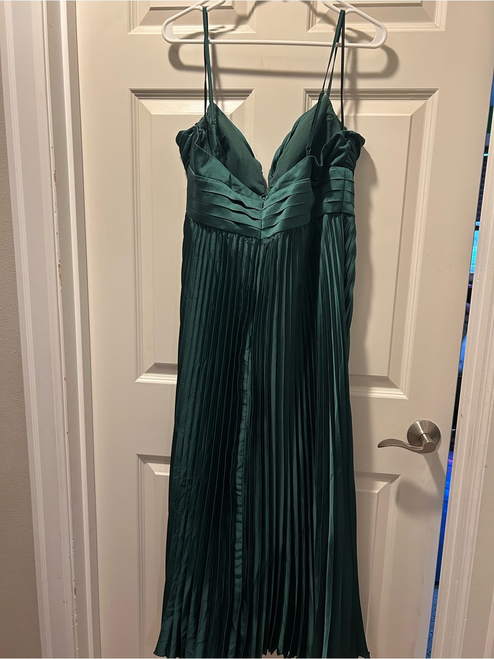 Lulu's Green Pleated Midi Dress with Spaghetti Straps - Picture 2 of 4